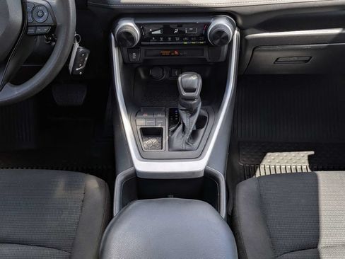 Used 2022 Toyota RAV4 LE FWD image 18