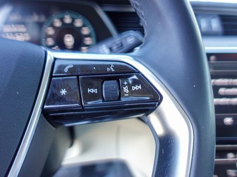 Used 2024 Audi Q8 e-tron Premium Plus w/ Premium Plus Package image 12