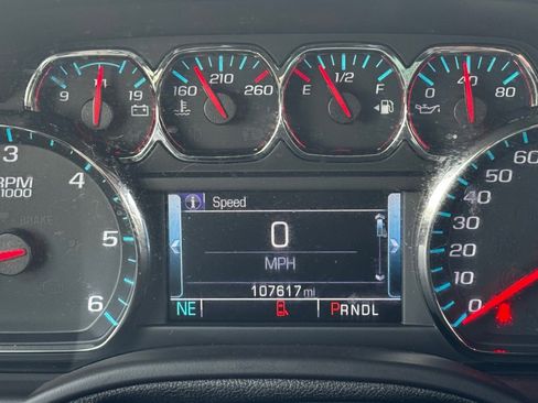 Used 2017 Chevrolet Suburban Premier image 21