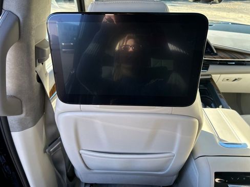 Certified 2023 Cadillac Escalade Sport Platinum image 17