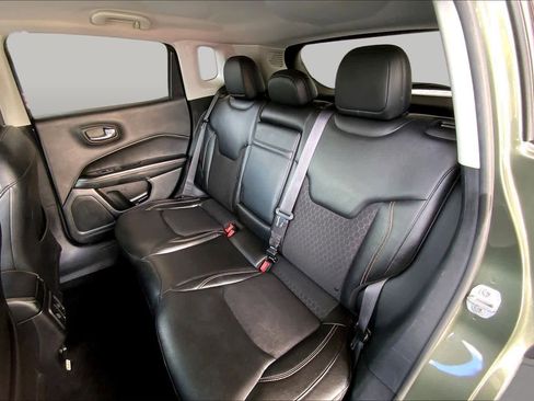 Used 2018 Jeep Compass Latitude w/ Popular Equipment Group FWD image 21