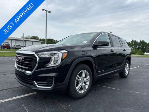 Used 2022 GMC Terrain SLE FWD image 1