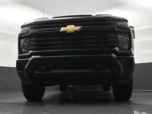Used 2025 Chevrolet Silverado 2500 Custom w/ Custom Value Package AWD/4WD image 31