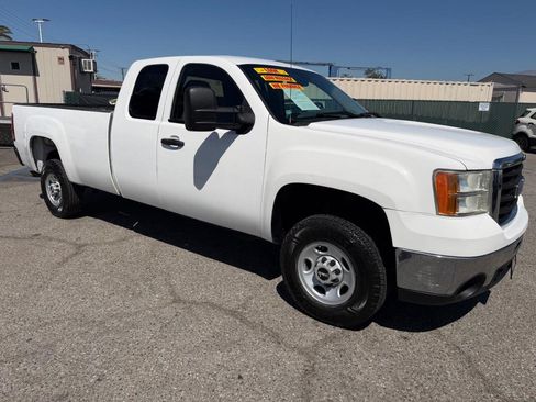 Used 2008 GMC Sierra 2500 W/T RWD image 3