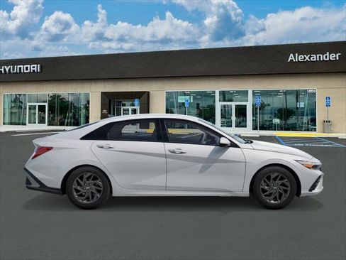 New 2026 Hyundai Elantra Hybrid image 7