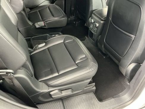 Used 2020 Ford Explorer XLT w/ Equipment Group 202A AWD/4WD image 11