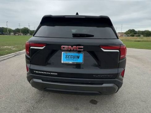 Used 2025 GMC Terrain Elevation AWD/4WD image 7
