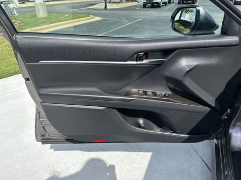 Certified 2022 Toyota Camry LE AWD/4WD image 14