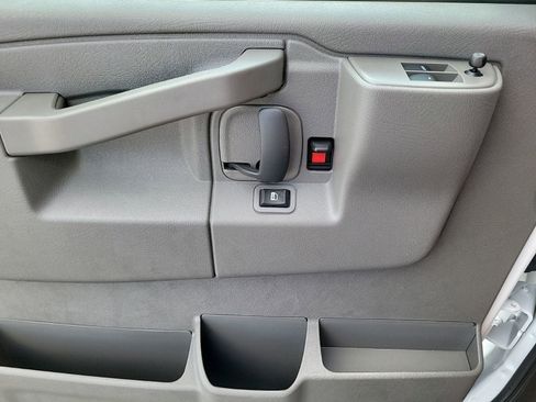 New 2025 GMC Savana 2500 w/ Driver Convenience Package image 31