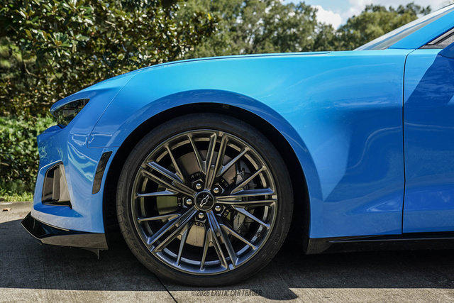 Used 2022 Chevrolet Camaro ZL1 RWD image 3