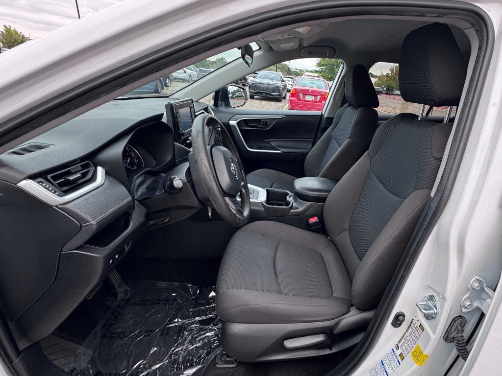 Used 2022 Toyota RAV4 LE AWD/4WD image 20