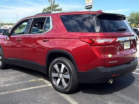 Used 2018 Chevrolet Traverse LT w/ LPO, Floor Liner Package FWD image 5