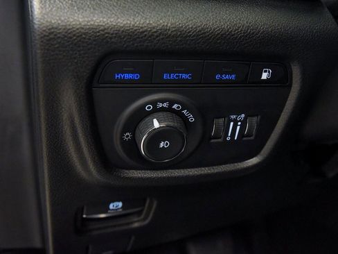 Used 2022 Jeep Grand Cherokee Limited 4xe image 18