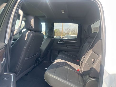 Used 2025 GMC Sierra 1500 SLT image 18