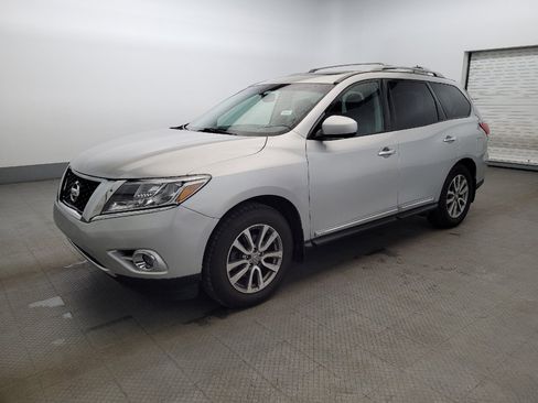 Used 2015 Nissan Pathfinder SL w/ SL Premium Package AWD/4WD image 2