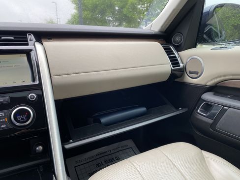 Used 2018 Land Rover Discovery HSE AWD/4WD image 28