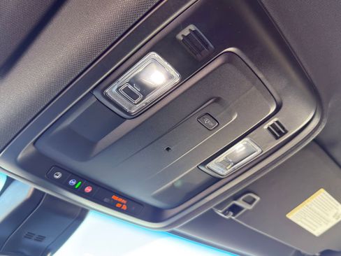 Used 2022 GMC Yukon SLE image 25