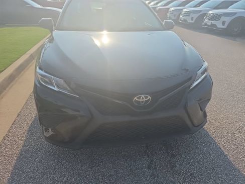 Used 2019 Toyota Camry SE FWD image 8