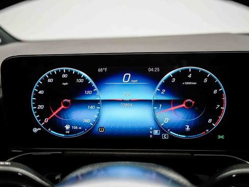 Used 2023 Mercedes-Benz GLA 250 image 24