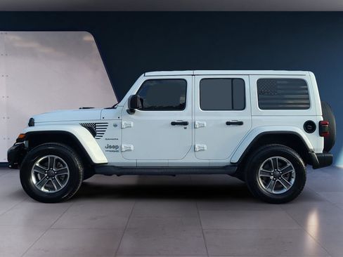 Used 2018 Jeep Wrangler Unlimited Sahara AWD/4WD image 2