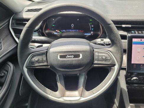 Used 2023 Jeep Grand Cherokee 4WD 4xe w/ Luxury Tech Group II image 22