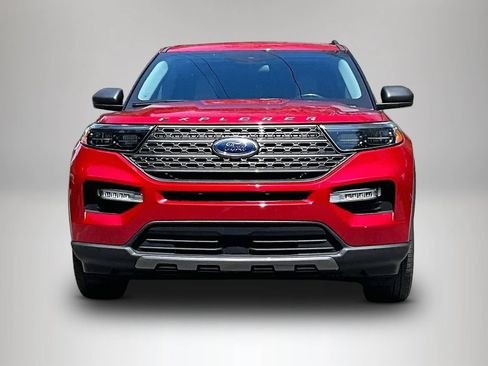 Used 2021 Ford Explorer XLT w/ Equipment Group 202A RWD image 3