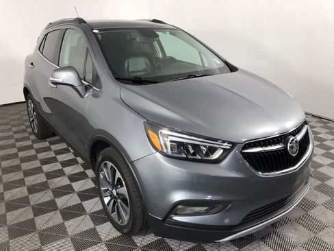 Used 2020 Buick Encore Essence image 2