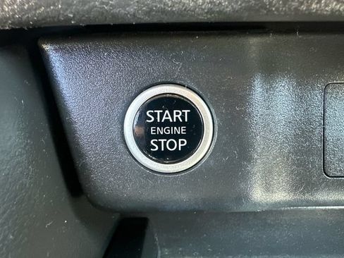 Used 2023 Nissan Rogue S AWD/4WD image 34