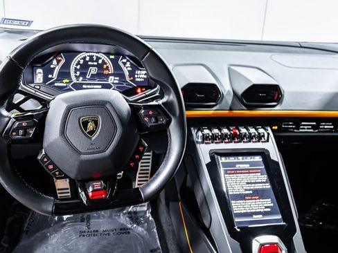 Used 2022 Lamborghini Huracan EVO image 13