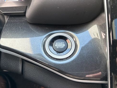 Used 2022 Jeep Grand Cherokee Altitude image 13