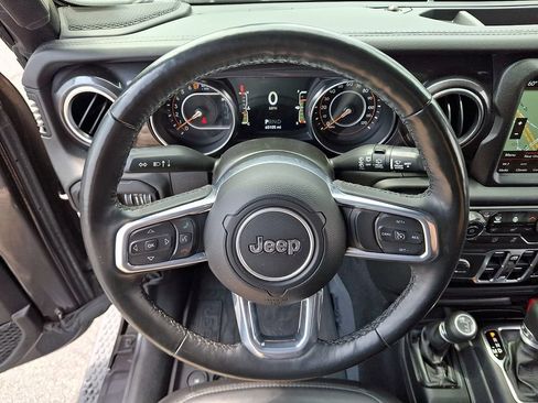 Used 2021 Jeep Wrangler Unlimited Sahara AWD/4WD image 19