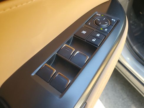 Used 2022 Lexus NX 250 FWD image 19