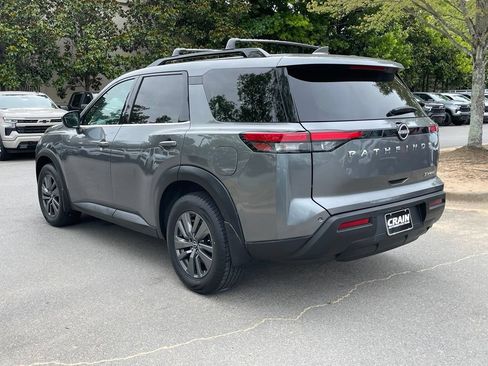 Used 2022 Nissan Pathfinder SV AWD/4WD image 5