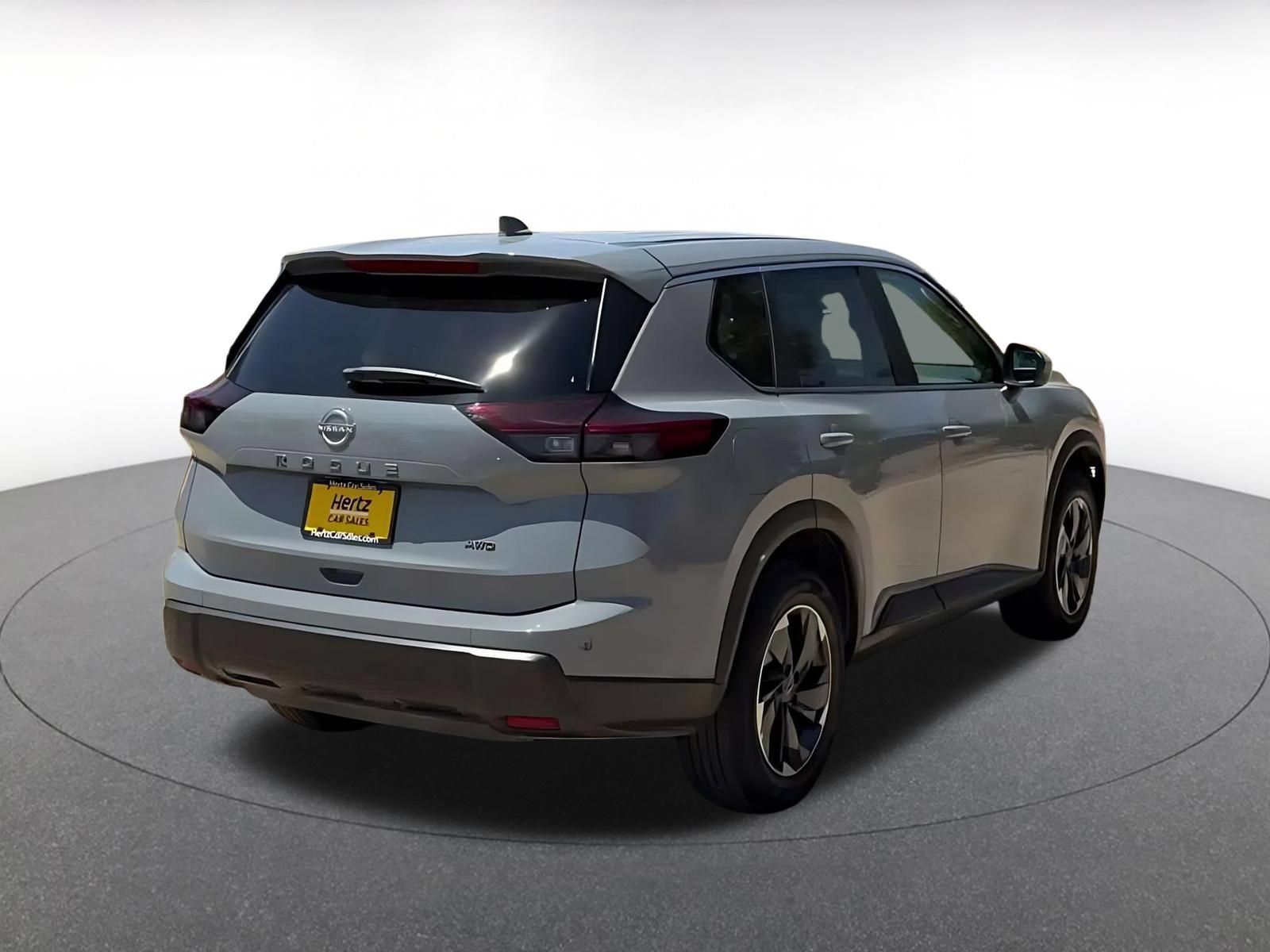 Used 2026 Nissan Rogue SV AWD/4WD image 14