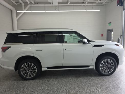 New 2026 INFINITI QX80 Luxe w/ Cargo Package AWD/4WD image 6