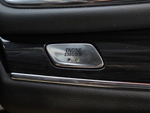 Used 2024 Buick Enclave Premium image 24