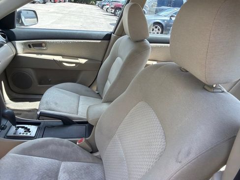 Used 2006 MAZDA MAZDA3 i Touring FWD image 10