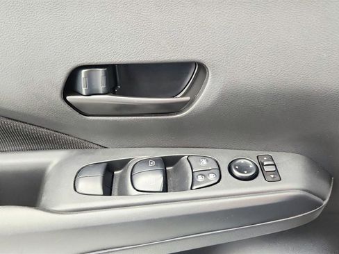 Used 2025 Nissan Kicks Play S FWD image 38
