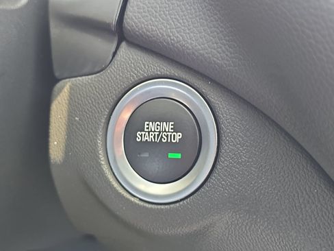 Used 2024 Chevrolet Equinox LT FWD image 18