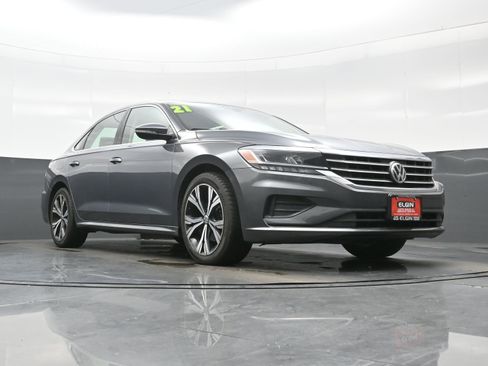 Used 2021 Volkswagen Passat 2.0T SE FWD image 30