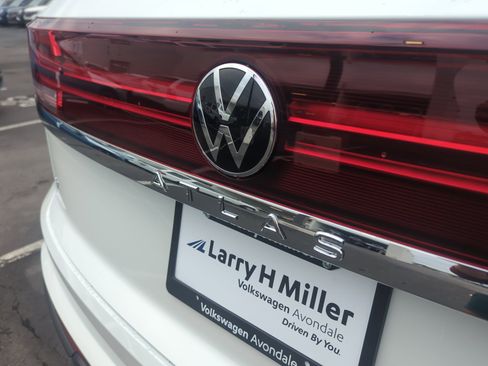 New 2026 Volkswagen Atlas Cross Sport SE image 23