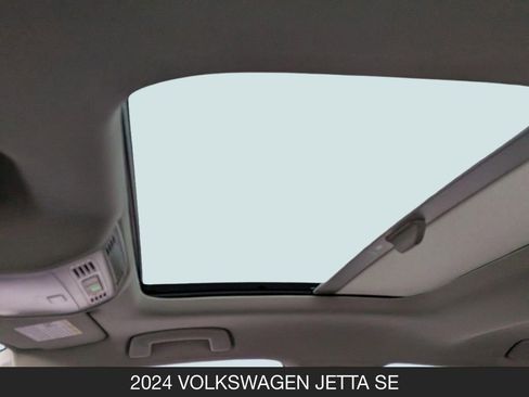 Used 2024 Volkswagen Jetta SE FWD image 17