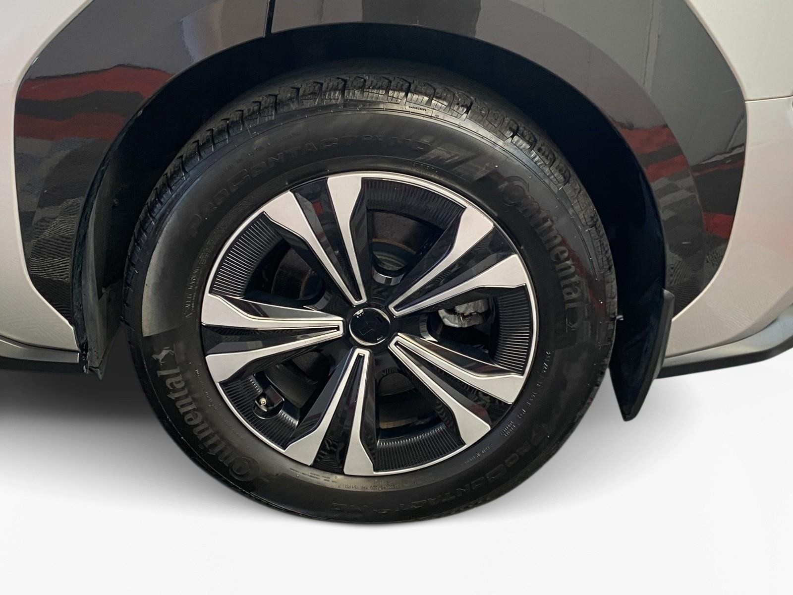Used 2023 Toyota bZ4X AWD image 22