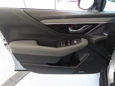 Used 2025 Subaru Outback Onyx Edition image 12