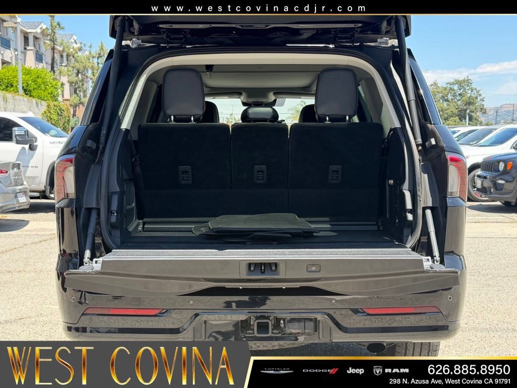 Used 2025 Lincoln Navigator Reserve AWD/4WD image 14