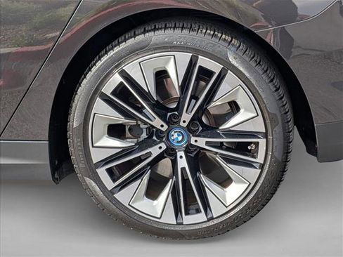 Used 2024 BMW i5 eDrive40i w/ Premium Package image 25