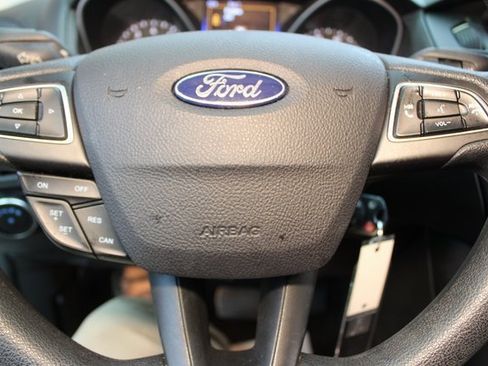 Used 2018 Ford Focus SE image 16