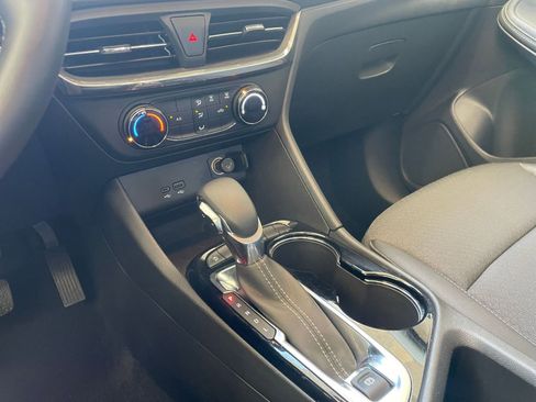 Used 2025 Buick Encore GX Preferred image 41