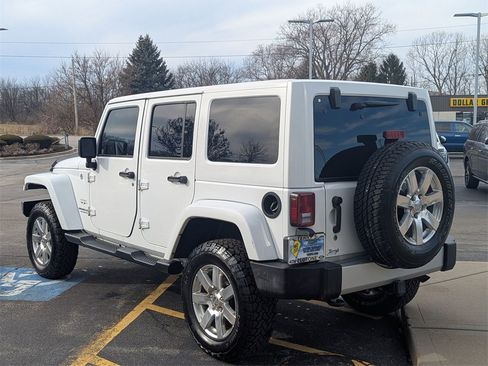 Used 2017 Jeep Wrangler Unlimited Sahara w/ Connectivity Group image 5