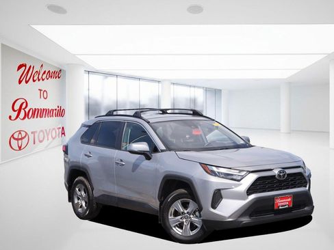Used 2024 Toyota RAV4 XLE AWD/4WD image 2